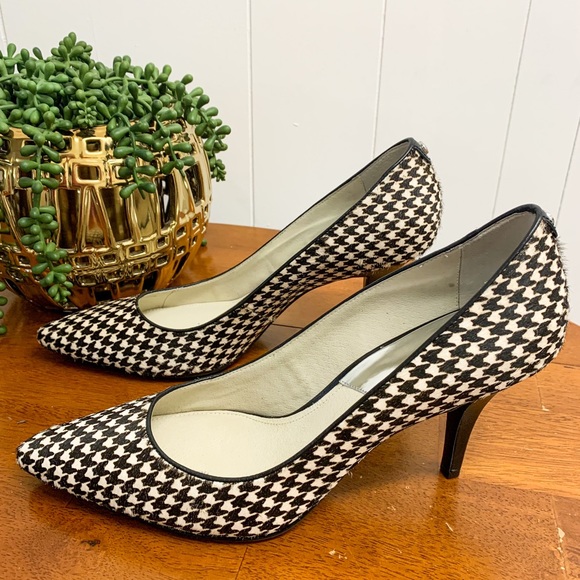 **SOLD** MICHAEL KORS Elisa Houndstooth Heels - Picture 3 of 10